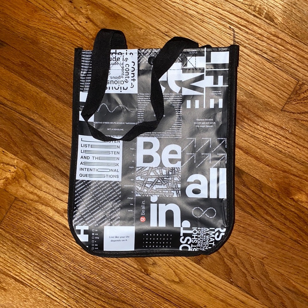 Lululemon bag